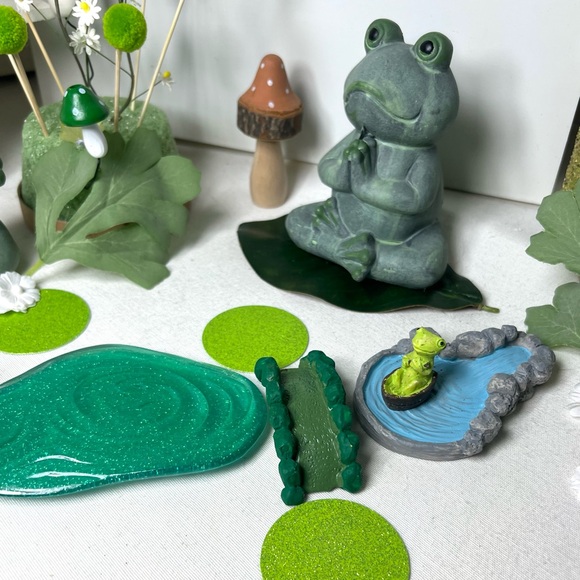 FROG TOWN USA FAIRY GARDEN GIFT SET - Picture 4 of 16